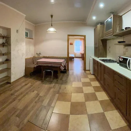 奥利沃夫公寓酒店 * 利沃夫